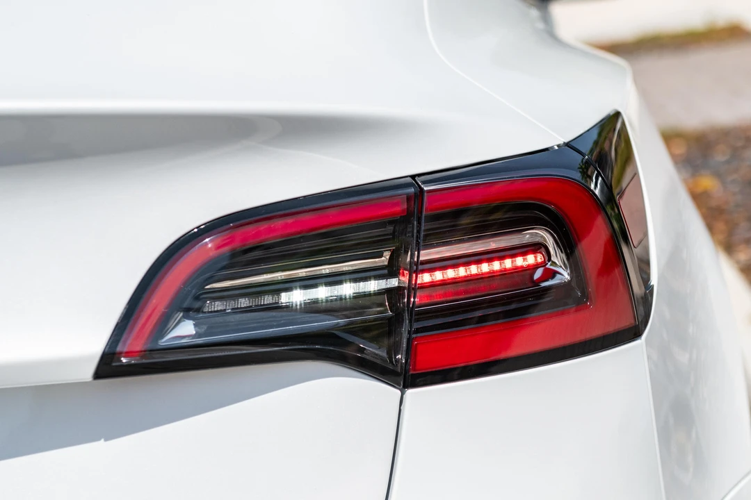 2023 Tesla Model 3 - Image 29 of 31