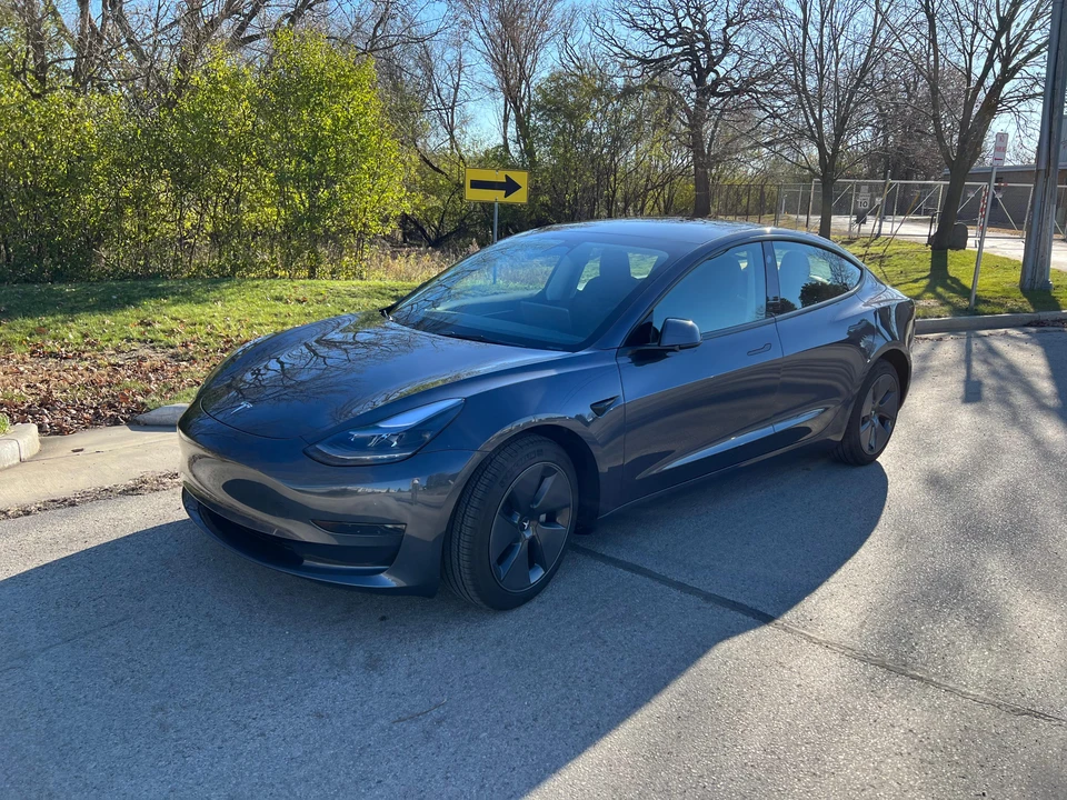 2023 Tesla Model 3 - Image 8 of 31