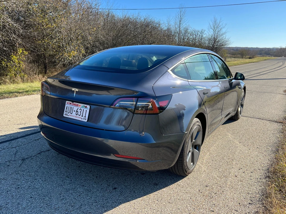 2023 Tesla Model 3 - Image 15 of 31