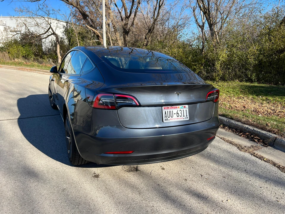 2023 Tesla Model 3 - Image 13 of 31