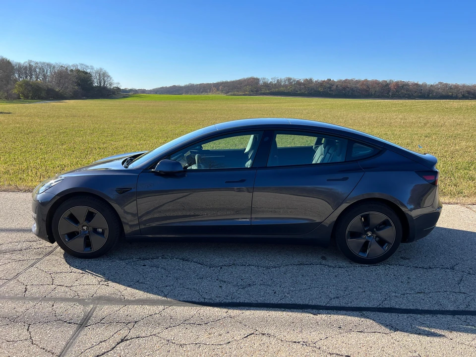2023 Tesla Model 3 - Image 10 of 31