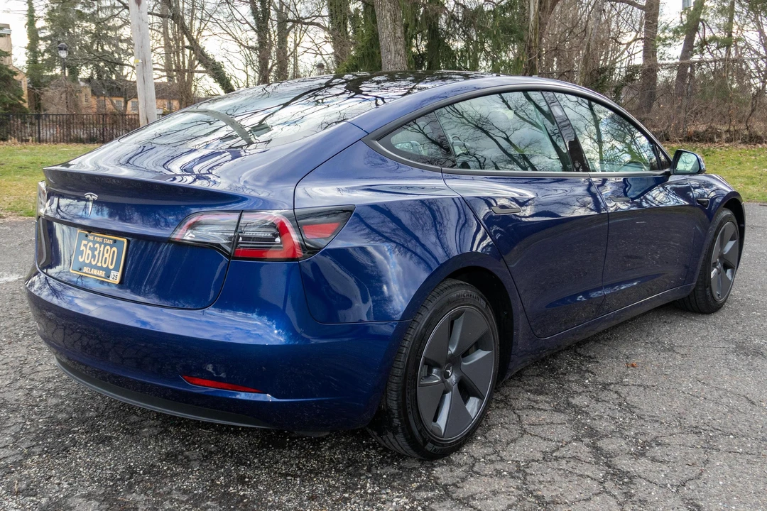 2023 Tesla Model 3 - Image 4 of 31