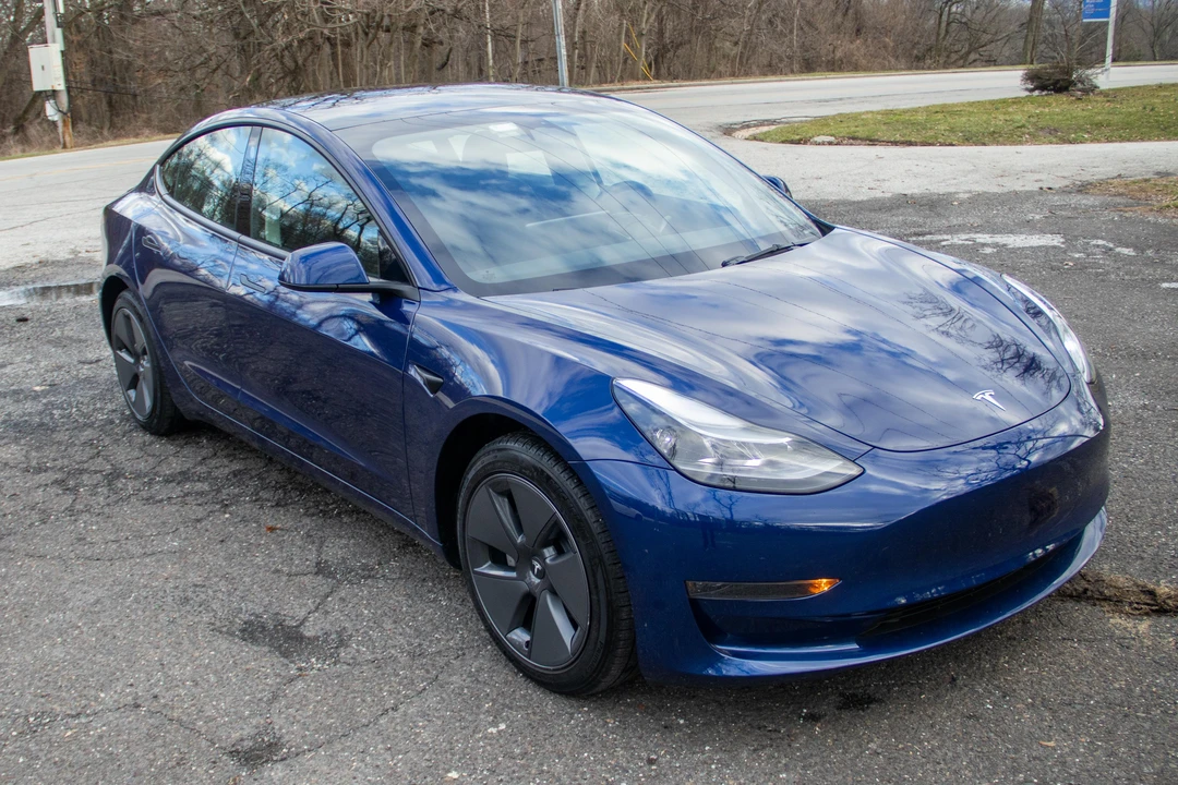 2023 Tesla Model 3 - Image 19 of 31