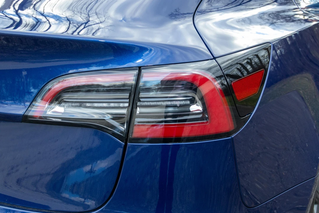 2023 Tesla Model 3 - Image 23 of 31
