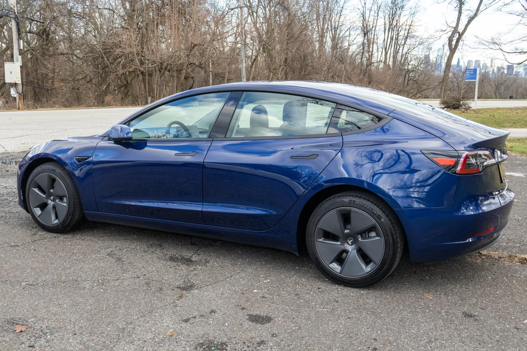 2023 Tesla Model 3 - Image 12 of 31