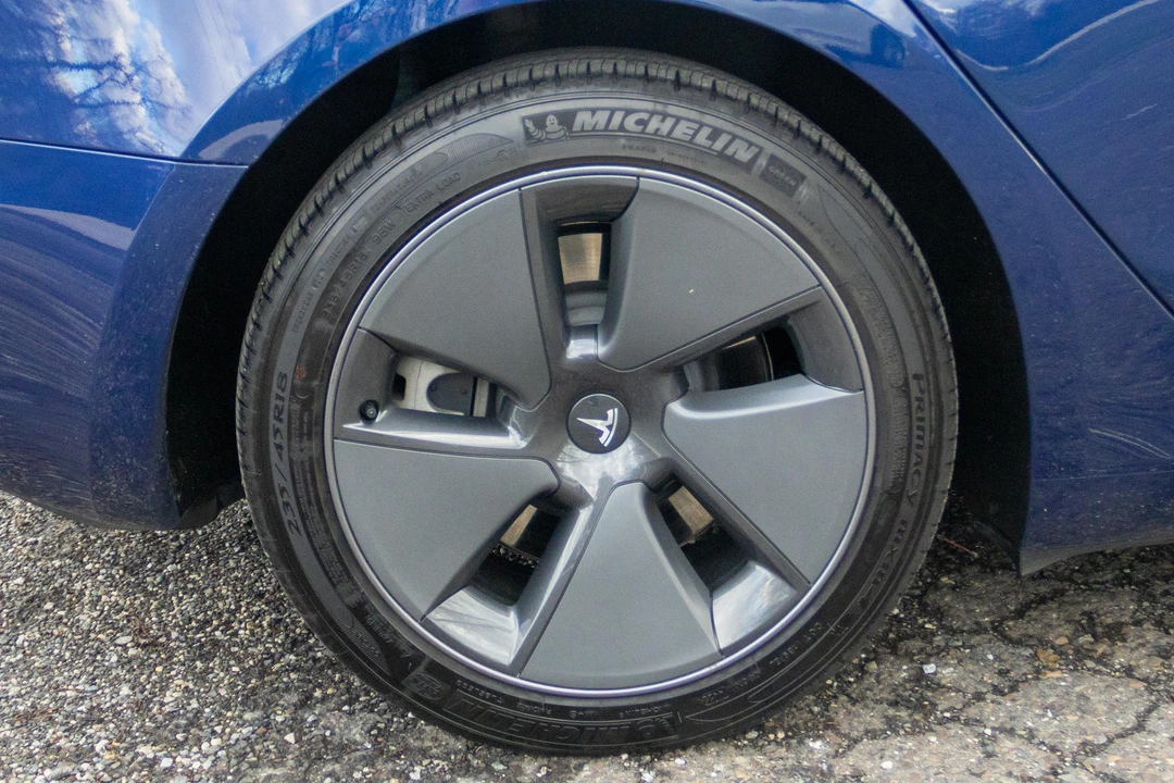 2023 Tesla Model 3 - Image 28 of 31