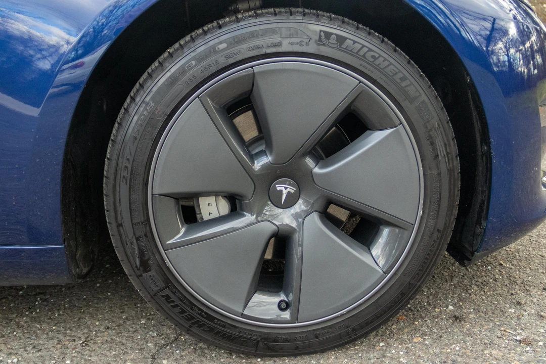 2023 Tesla Model 3 - Image 29 of 31