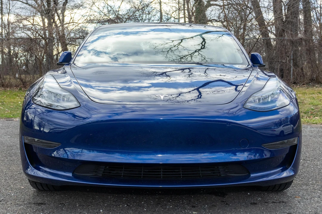 2023 Tesla Model 3 - Image 2 of 31