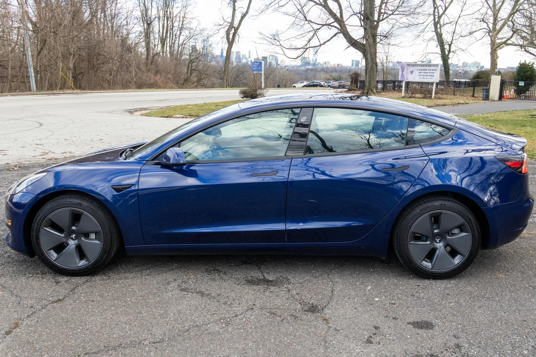 2023 Tesla Model 3 - Image 3 of 31