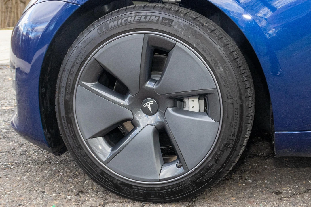 2023 Tesla Model 3 - Image 25 of 31