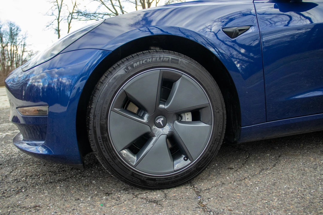2023 Tesla Model 3 - Image 24 of 31