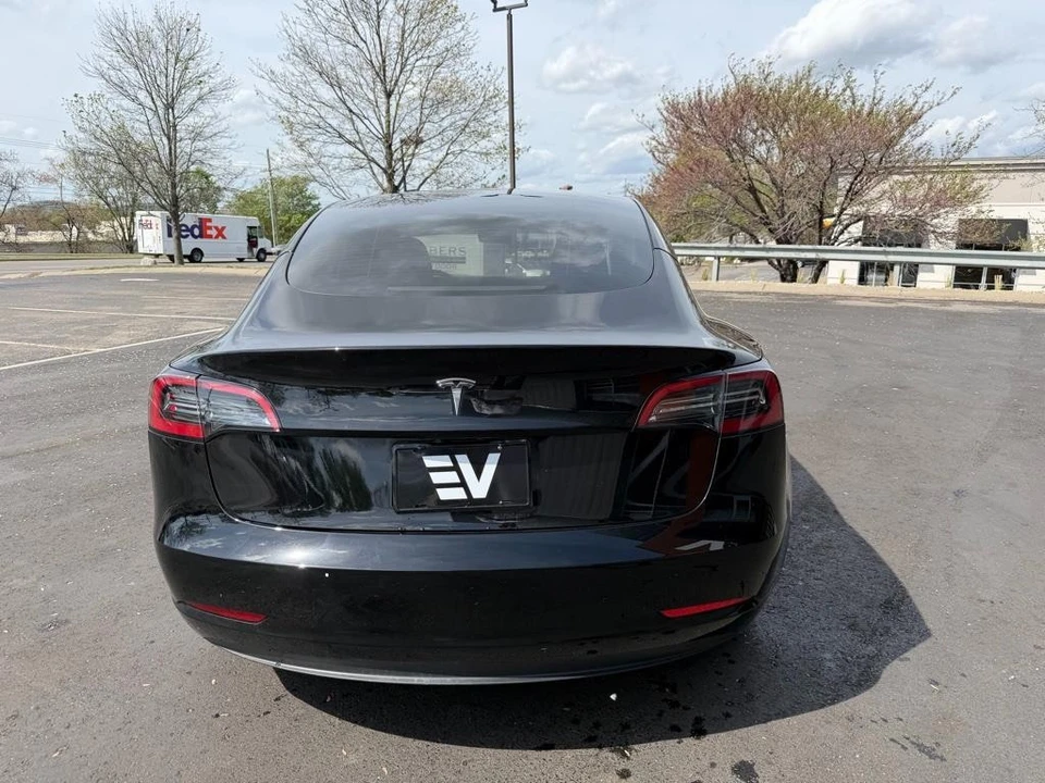 2023 Tesla Model 3 - Image 6 of 7