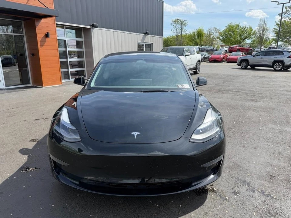 2023 Tesla Model 3 - Image 2 of 7