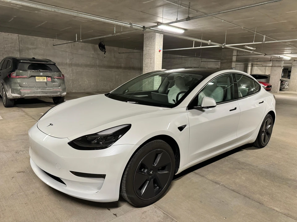 2023 Tesla Model 3 - Image 9 of 31