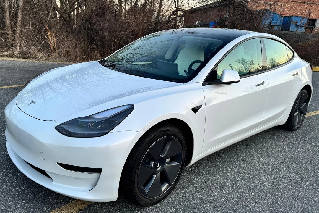 2023 Tesla Model 3 - Image 3 of 31