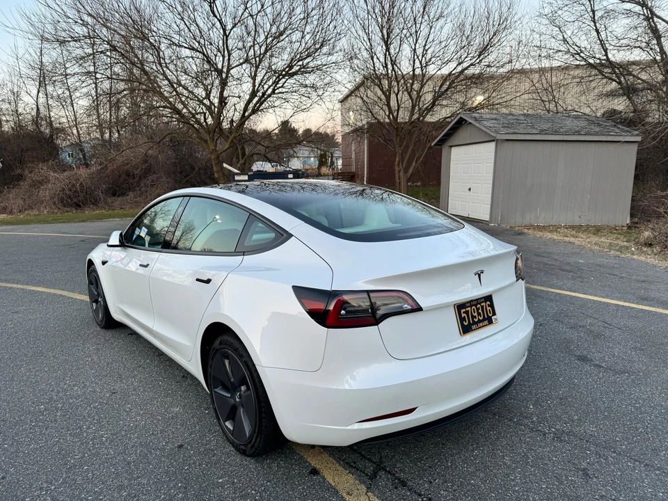 2023 Tesla Model 3 - Image 13 of 31