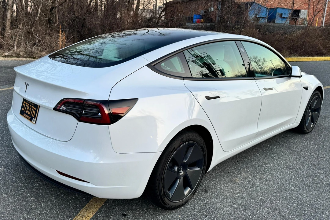 2023 Tesla Model 3 - Image 4 of 31
