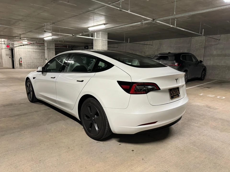 2023 Tesla Model 3 - Image 12 of 31