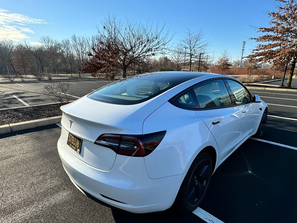 2023 Tesla Model 3 - Image 17 of 31