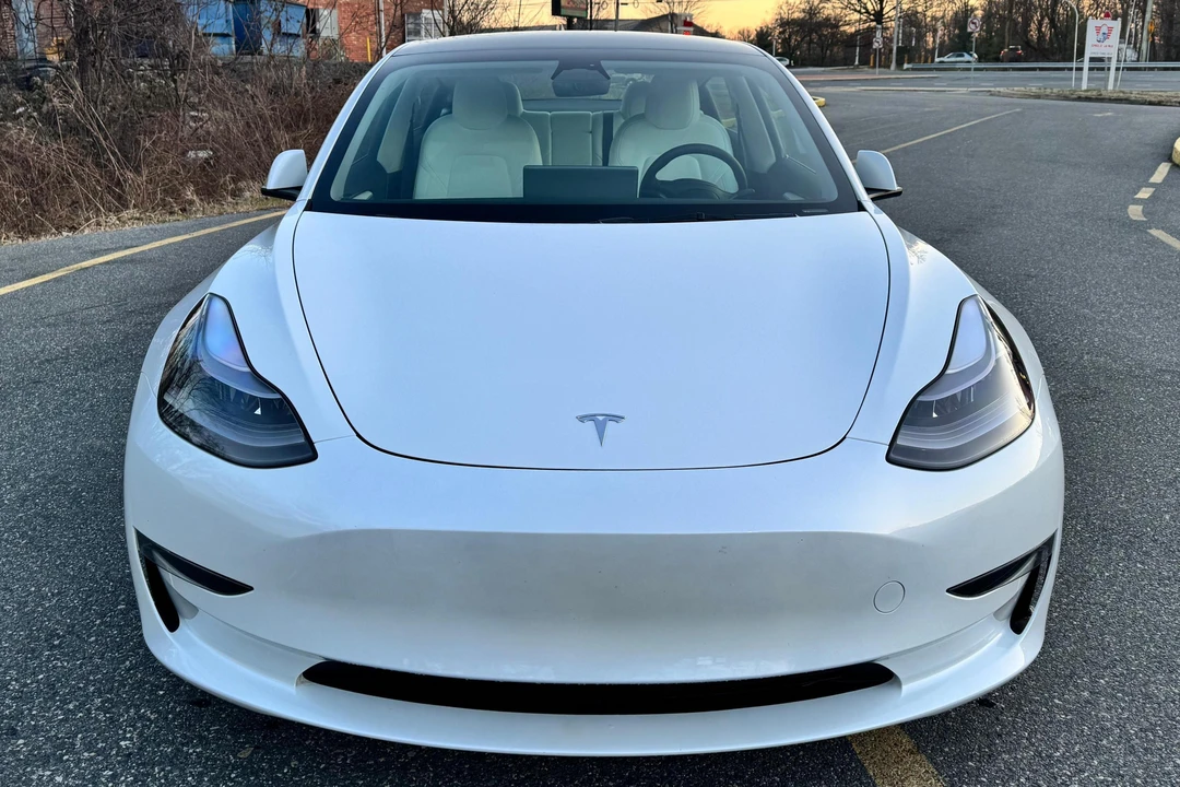 2023 Tesla Model 3 - Image 2 of 31