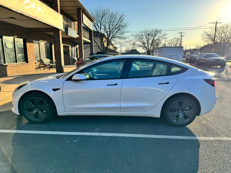 2023 Tesla Model 3 - Image 10 of 31