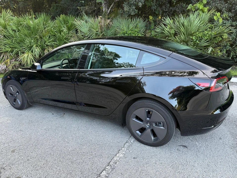 2023 Tesla Model 3 - Image 11 of 31