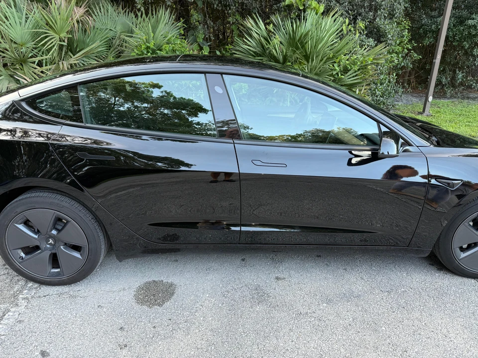 2023 Tesla Model 3 - Image 21 of 31