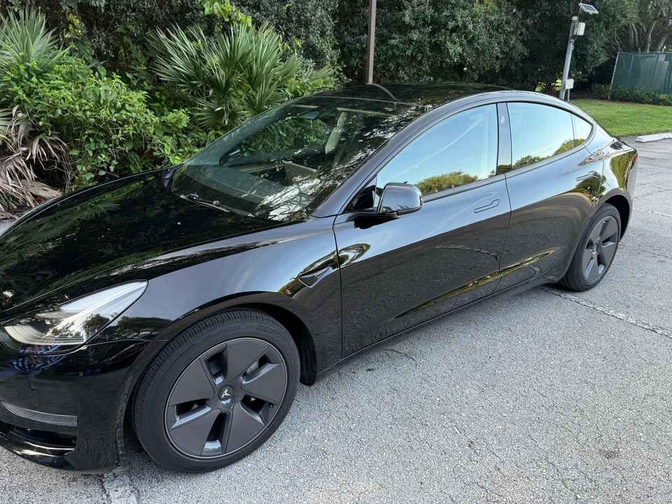 2023 Tesla Model 3 - Image 8 of 31