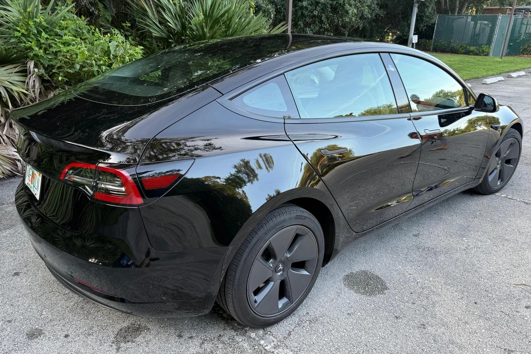 2023 Tesla Model 3 - Image 4 of 31