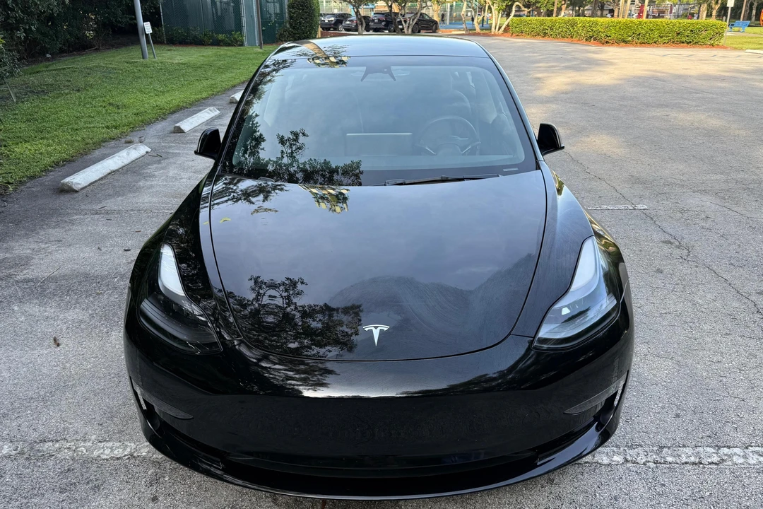 2023 Tesla Model 3 - Image 2 of 31