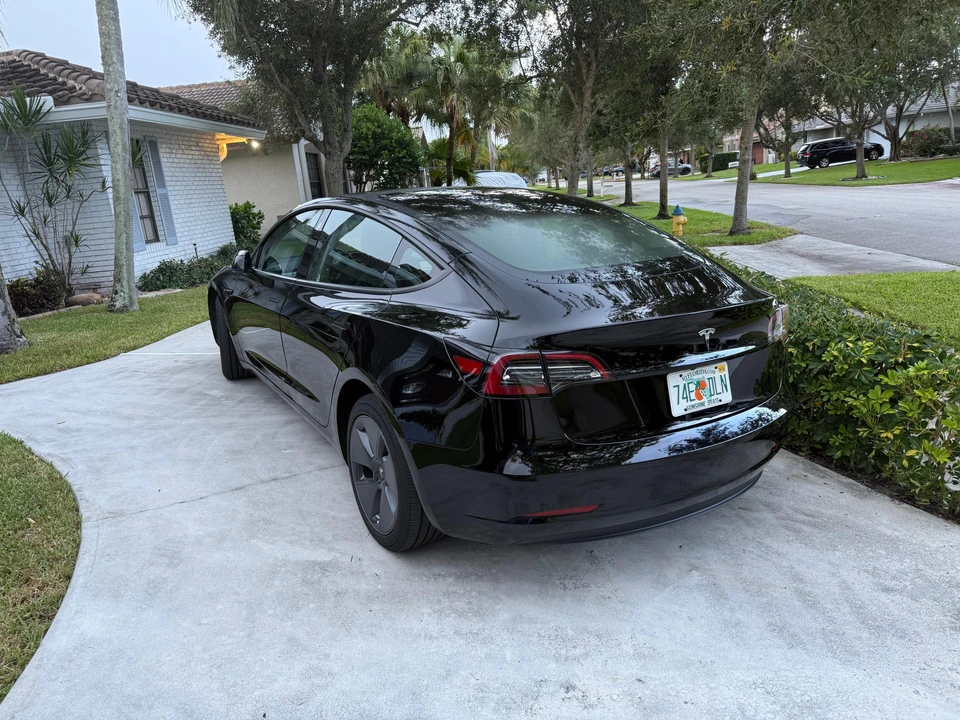 2023 Tesla Model 3 - Image 12 of 31