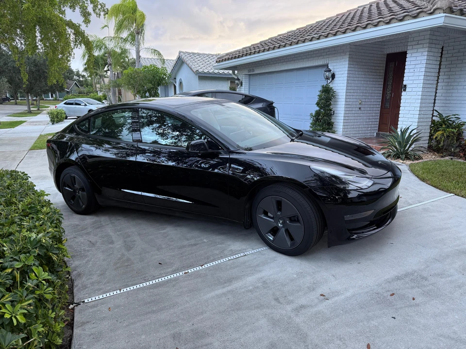 2023 Tesla Model 3 - Image 16 of 31