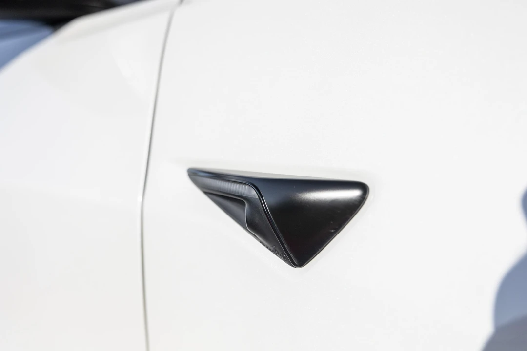 2023 Tesla Model 3 - Image 23 of 31