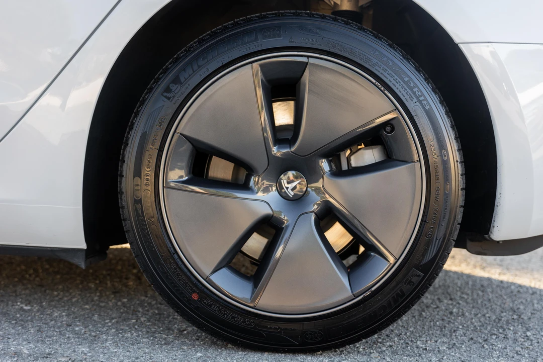 2023 Tesla Model 3 - Image 26 of 31