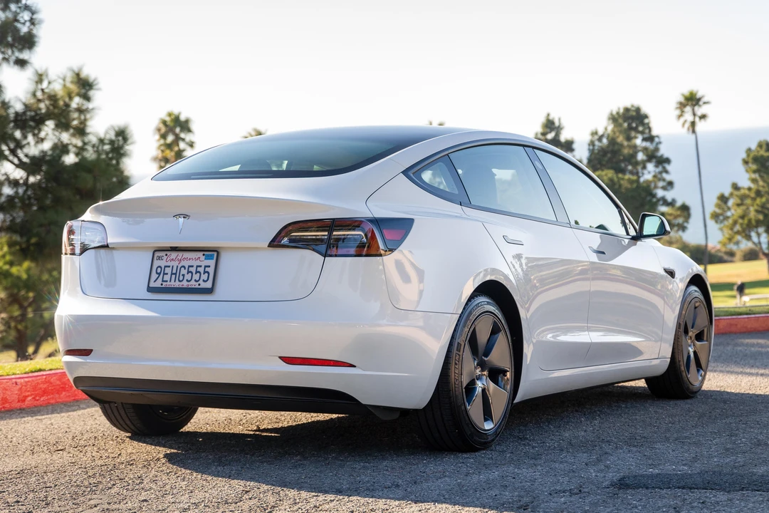 2023 Tesla Model 3 - Image 7 of 31