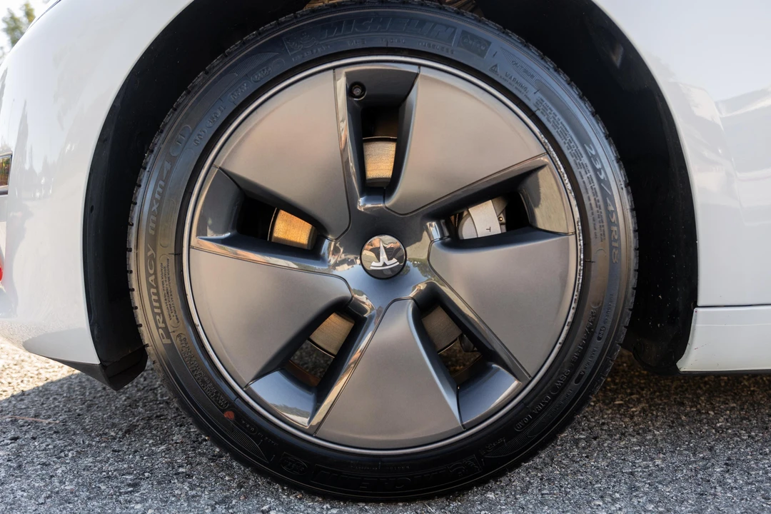 2023 Tesla Model 3 - Image 25 of 31