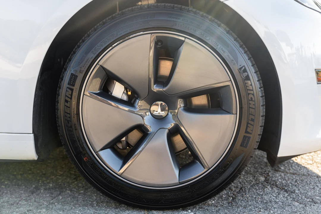 2023 Tesla Model 3 - Image 28 of 31