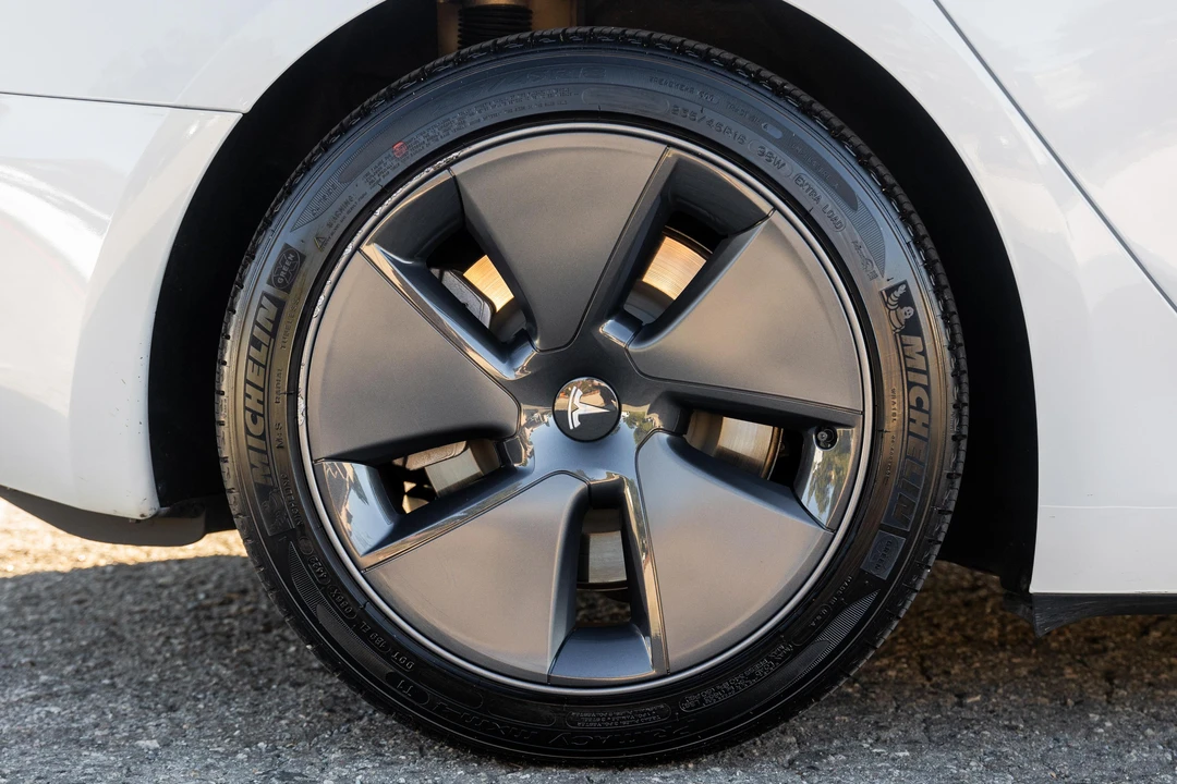2023 Tesla Model 3 - Image 27 of 31