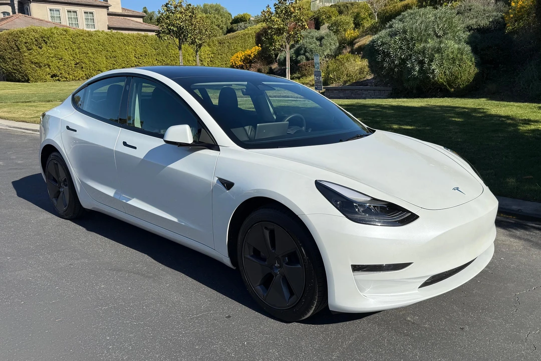 2023 Tesla Model 3 - Image 8 of 31