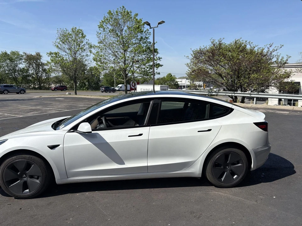 2023 Tesla Model 3 - Image 5 of 17