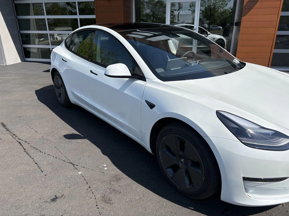 2023 Tesla Model 3 - Image 2 of 17