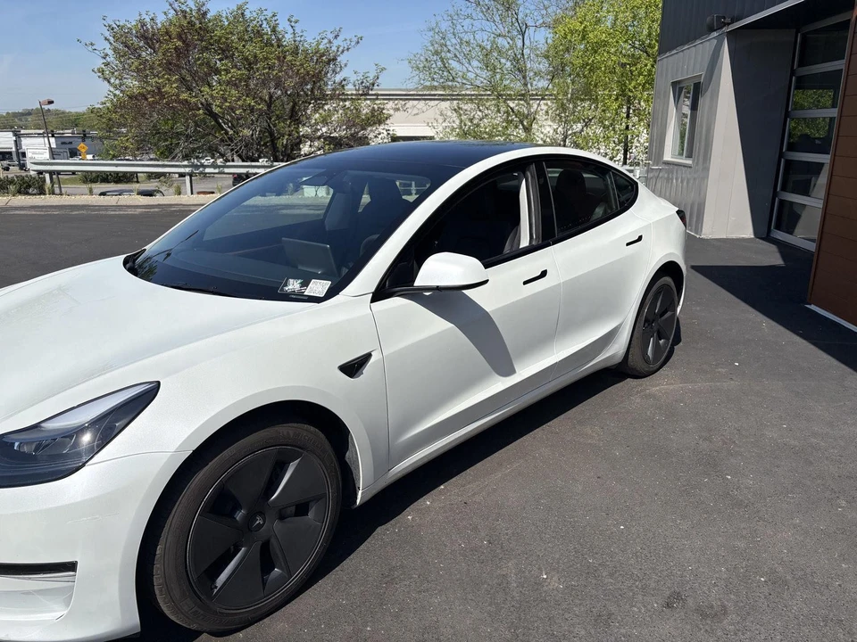 2023 Tesla Model 3 - Image 4 of 17