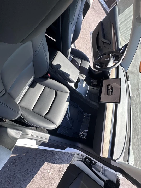 2023 Tesla Model 3 - Image 13 of 17