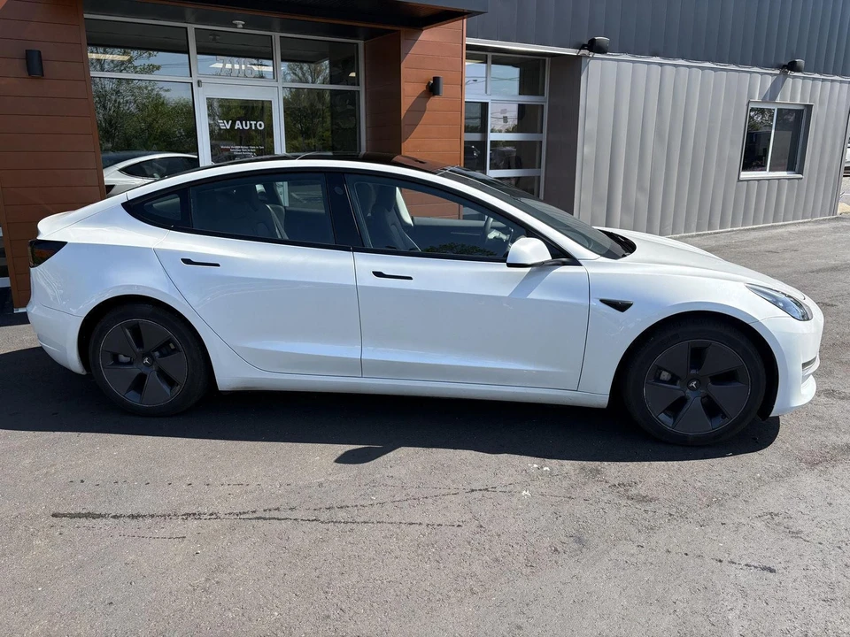 2023 Tesla Model 3 - Image 3 of 17