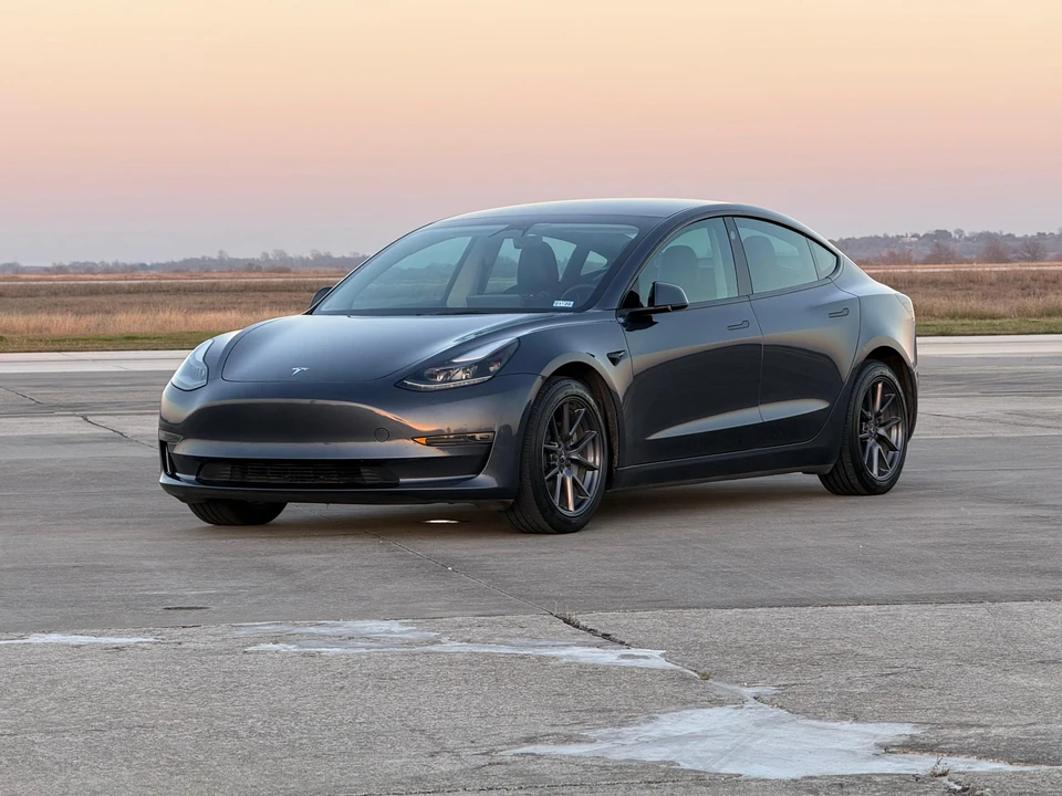 2023 Tesla Model 3 - Image 10 of 24