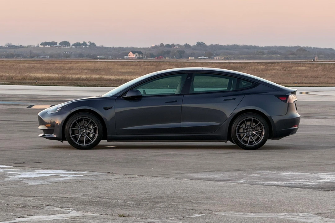 2023 Tesla Model 3 - Image 3 of 24