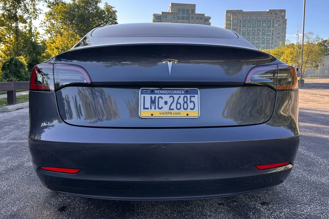 2023 Tesla Model 3 - Image 5 of 31