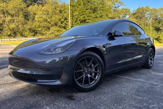 2023 Tesla Model 3 RWD