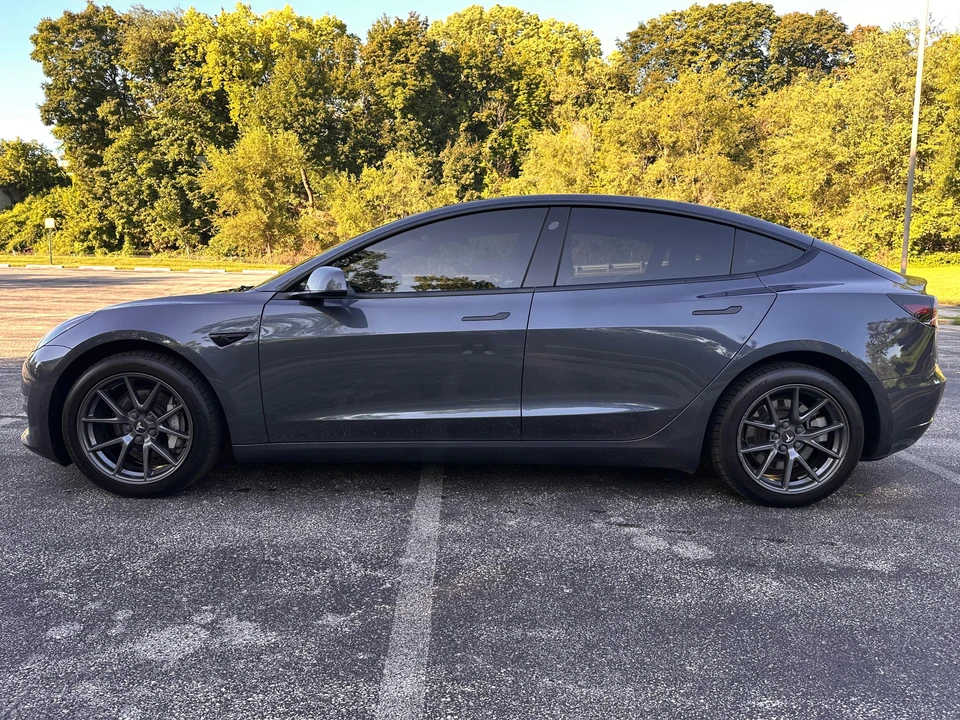 2023 Tesla Model 3 - Image 9 of 31