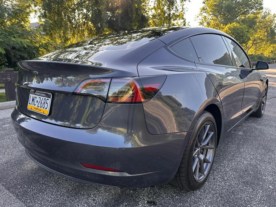 2023 Tesla Model 3 - Image 11 of 31